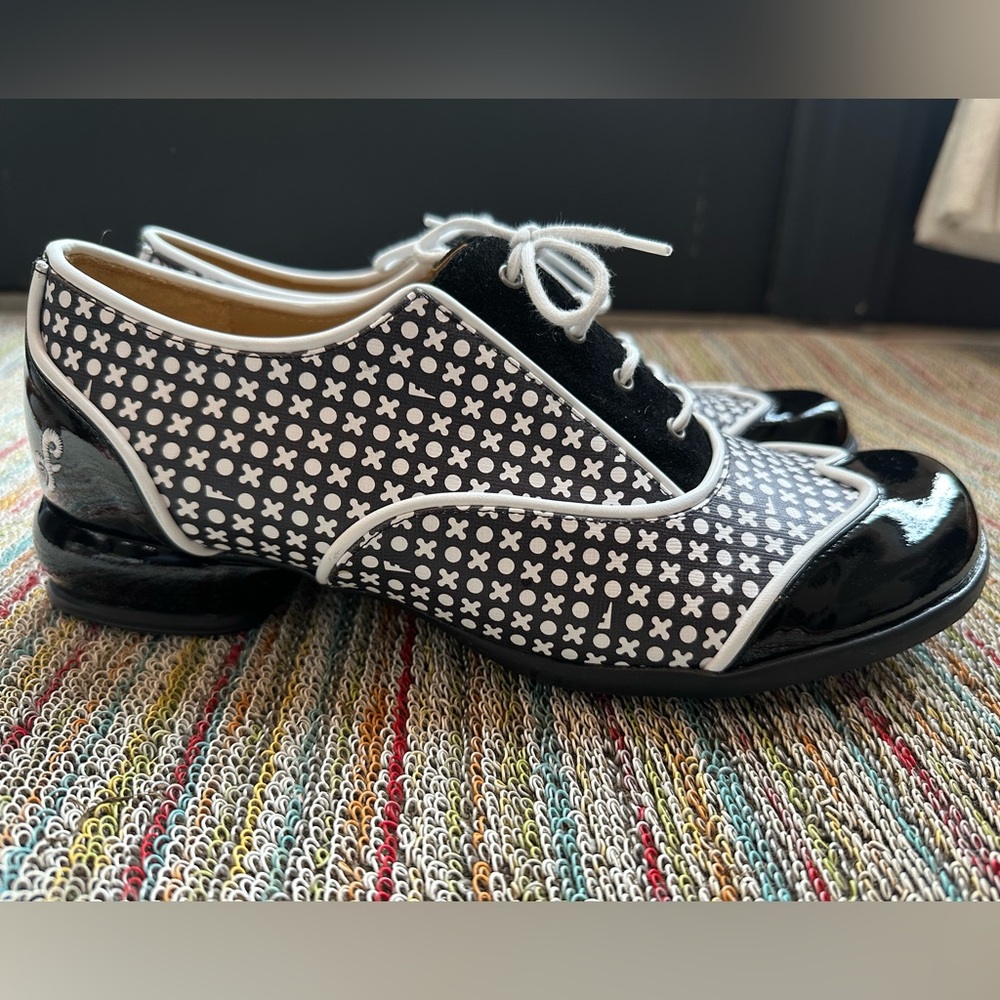 SOLD! Fluevog NEW Fellowship Martha x/o print contrast lace-up loafers -10/10.5 - Picture 3 of 16